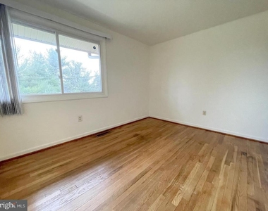 1022 Taney Avenue - Photo Thumbnail 8
