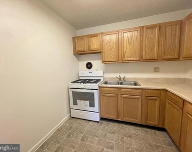 1022 Taney Avenue - Photo Thumbnail 7
