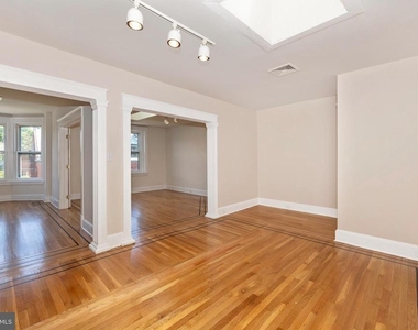 231 Market Street N - Photo Thumbnail 11