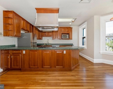 231 Market Street N - Photo Thumbnail 17