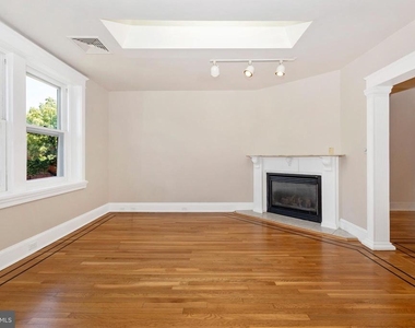 231 Market Street N - Photo Thumbnail 14