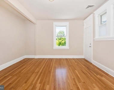 231 Market Street N - Photo Thumbnail 28