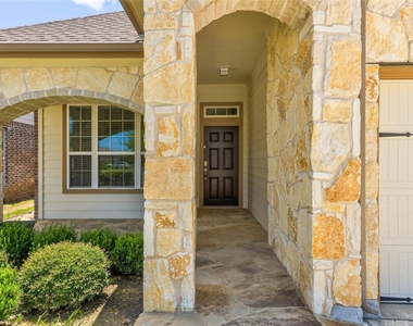 205 Penna Ln - Photo Thumbnail 1