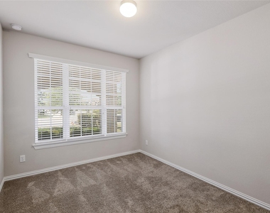 205 Penna Ln - Photo Thumbnail 19