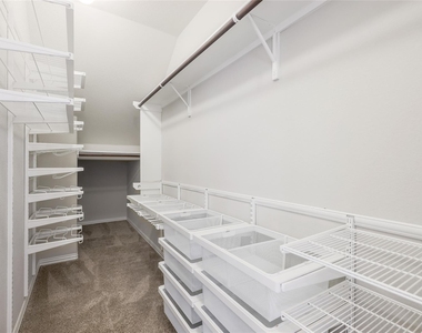 205 Penna Ln - Photo Thumbnail 17