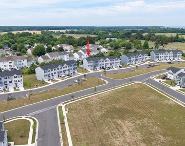 311 Yellow Bill Ln - Photo Thumbnail 5