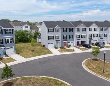 311 Yellow Bill Ln - Photo Thumbnail 2