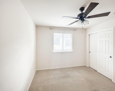 7810 Squirrel Hollow Dr - Photo Thumbnail 24