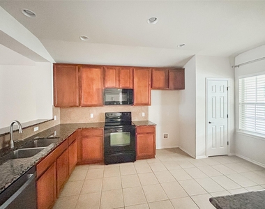 7810 Squirrel Hollow Dr - Photo Thumbnail 11