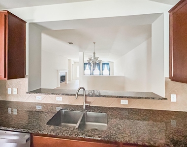 7810 Squirrel Hollow Dr - Photo Thumbnail 12