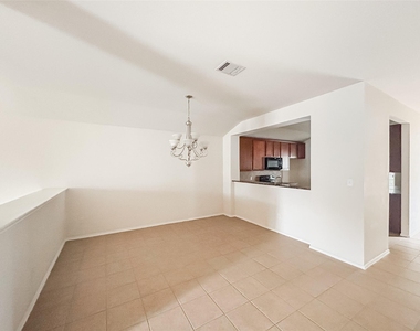 7810 Squirrel Hollow Dr - Photo Thumbnail 5