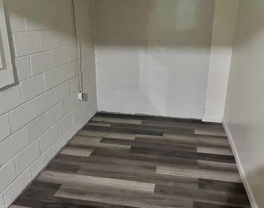 10959 Beechwood Court - Photo Thumbnail 7