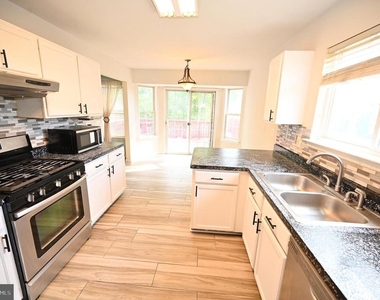 9172 Granite Court - Photo Thumbnail 7
