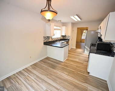 9172 Granite Court - Photo Thumbnail 10