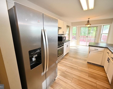 9172 Granite Court - Photo Thumbnail 13