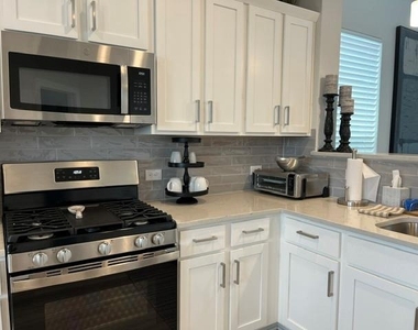 529 Peace Dr - Photo Thumbnail 5