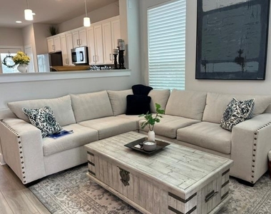 529 Peace Dr - Photo Thumbnail 2