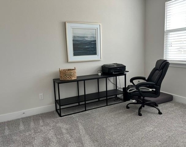 529 Peace Dr - Photo Thumbnail 14