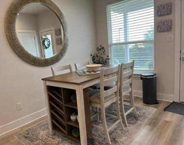 529 Peace Dr - Photo Thumbnail 4