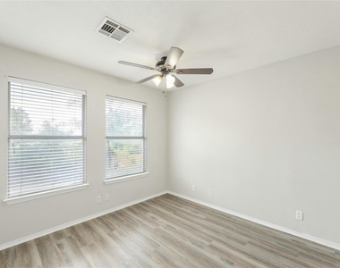 113 Matthew Dr - Photo Thumbnail 23
