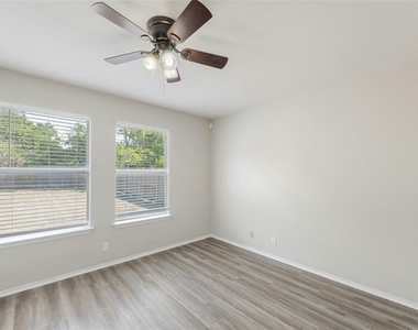 113 Matthew Dr - Photo Thumbnail 20
