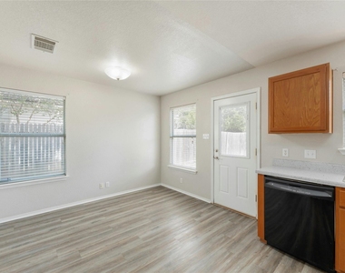 113 Matthew Dr - Photo Thumbnail 13
