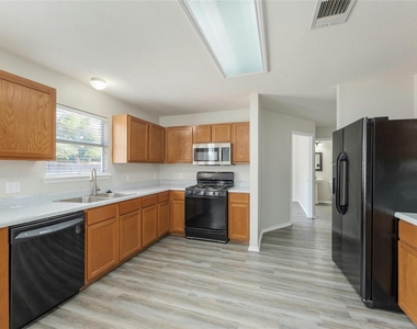 113 Matthew Dr - Photo Thumbnail 12
