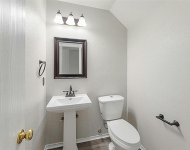 113 Matthew Dr - Photo Thumbnail 30