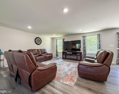 91 Goldspire Drive - Photo Thumbnail 8