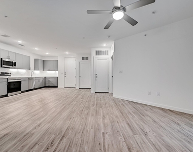 4801 Springdale Rd - Photo Thumbnail 6