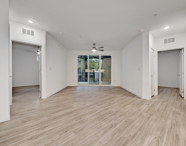 4801 Springdale Rd - Photo Thumbnail 7