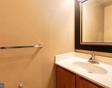 2816 Elliott Street - Photo Thumbnail 12