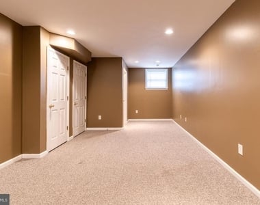 2816 Elliott Street - Photo Thumbnail 7