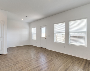 7133 Spotted Leaf Way - Photo Thumbnail 11