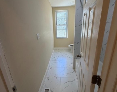 1904 E Lanvale Street - Photo Thumbnail 4