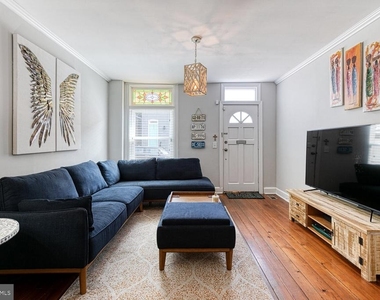 106 S Castle Street - Photo Thumbnail 5