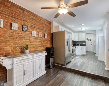 106 S Castle Street - Photo Thumbnail 9
