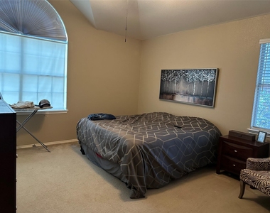 2203 Sandra Dr - Photo Thumbnail 18