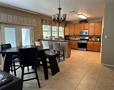2203 Sandra Dr - Photo Thumbnail 6