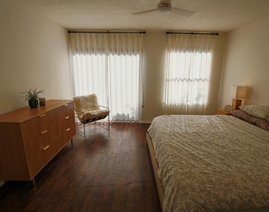 708 Cowal Dr S - Photo Thumbnail 14