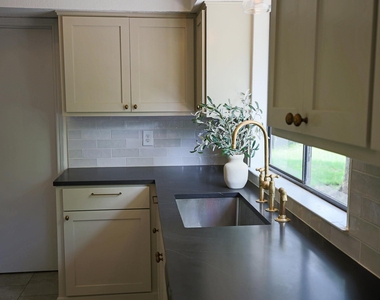 708 Cowal Dr S - Photo Thumbnail 1