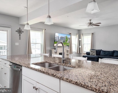 2307 Wadlow Lane - Photo Thumbnail 4