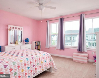 2307 Wadlow Lane - Photo Thumbnail 6