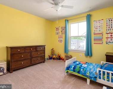 2307 Wadlow Lane - Photo Thumbnail 8