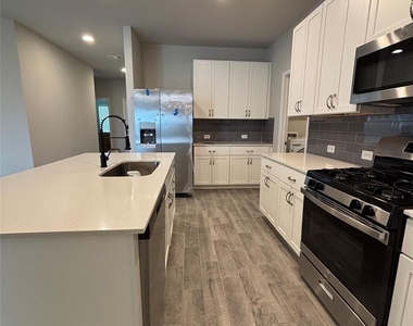 11616 Comano Dr - Photo Thumbnail 12