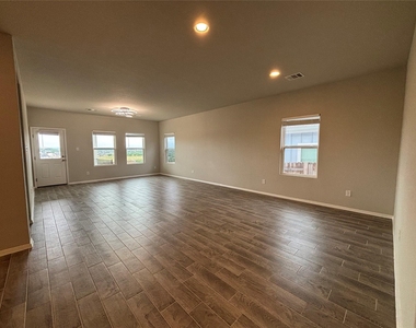 11616 Comano Dr - Photo Thumbnail 3