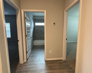 11616 Comano Dr - Photo Thumbnail 8