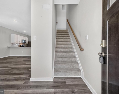 525 Little Eden Way - Photo Thumbnail 3