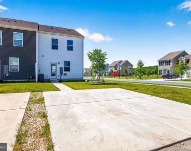525 Little Eden Way - Photo Thumbnail 32