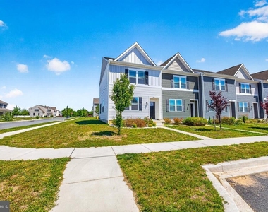525 Little Eden Way - Photo Thumbnail 2